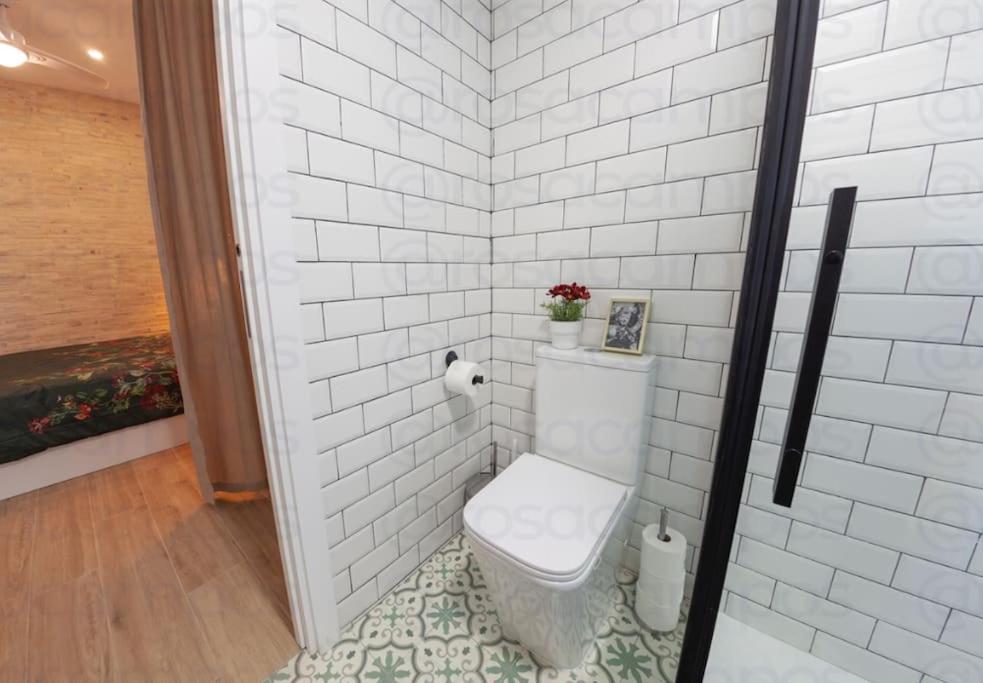 Rb - Urban Loft Retreat, Comfort & Good Location Валенсия Екстериор снимка