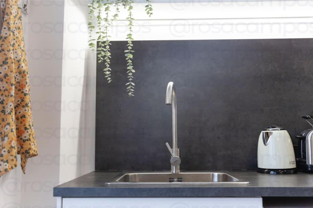 Rb - Urban Loft Retreat, Comfort & Good Location Валенсия Екстериор снимка